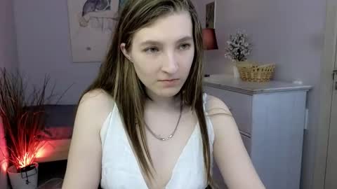 Snapshot of mia_weawer chatting on 11-29-25, 10:18 Mia online show from 11-29-25, 10:18