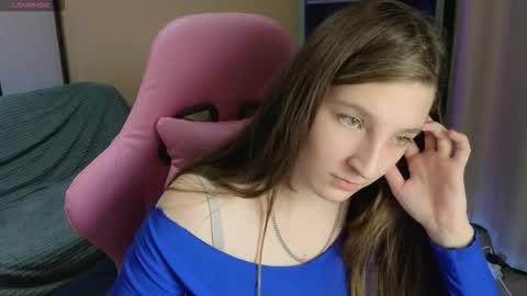 Snapshot of mia_weawer chatting on 11-30-25, 10:19 Mia online show from 11-30-25, 10:19