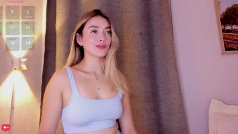 Snapshot of mia_white11 chatting on 11-20-25, 01:22 Mia White online show from 11-20-25, 01:22