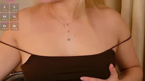 Mia White  online show from 07-22-26, 12:52