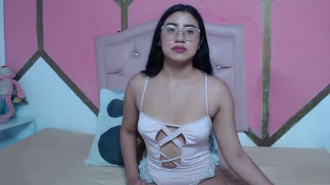 Mia online show from 10-20-25, 11:21