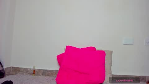 MIA INDEPENDENT MODEL  online show from 12-24-24, 10:55