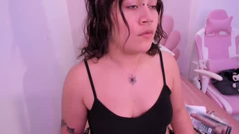 Snapshot of mia_yeager chatting on 10-06-25, 03:15 mia_yeager online show from 10-06-25, 03:15