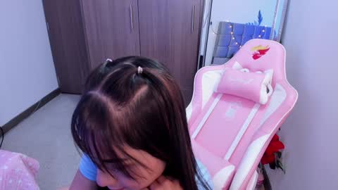 Snapshot of miaa_06 chatting on 01-09-25, 11:45 mia  nicolle online show from 01-09-25, 11:45