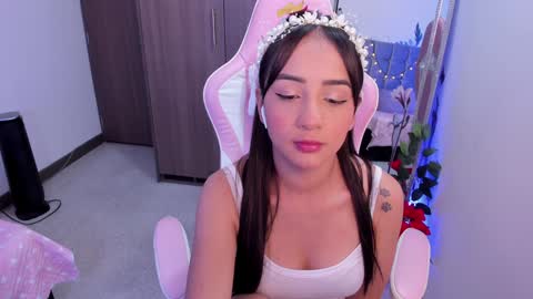 Snapshot of miaa_06 chatting on 01-16-25, 02:51 mia  nicolle online show from 01-16-25, 02:51