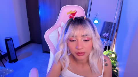mia  nicolle online show from 05-04-26, 01:23