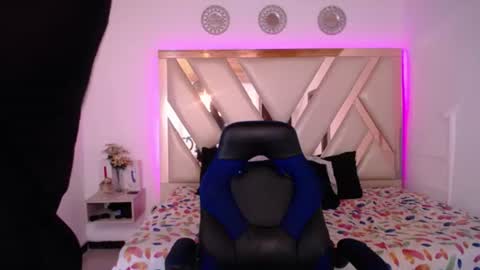 Snapshot of miaa_ferrari1 chatting on 06-10-26, 12:04 MIA online show from 06-10-26, 12:04