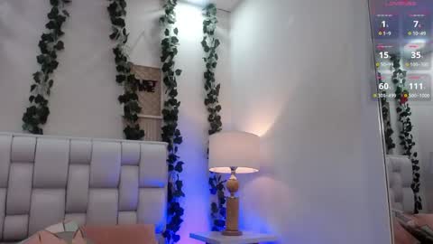 Snapshot of miaa_gh1 chatting on 05-13-26, 11:29 Mia online show from 05-13-26, 11:29