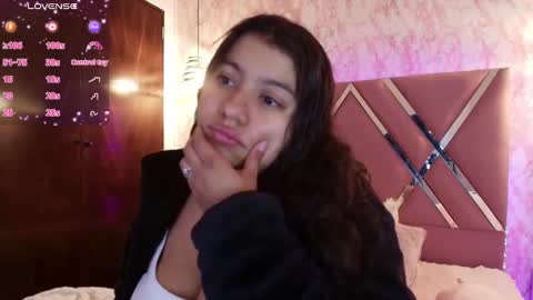 Snapshot of miaa_smiith1 chatting on 02-20-25, 12:15 miaa_smiith1 online show from 02-20-25, 12:15