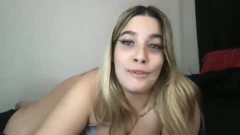 Mia Moji online show from 11-16-25, 02:11