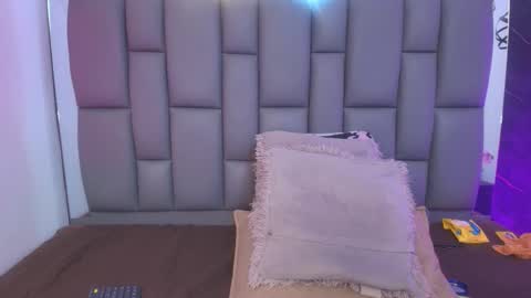 Mia online show from 01-16-26, 12:09