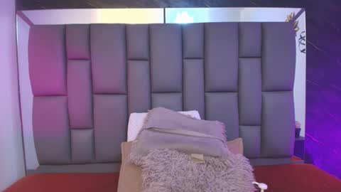 Mia online show from 02-20-26, 12:05