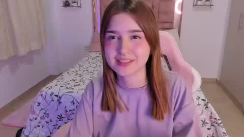 Mia  online show from 07-13-26, 05:43
