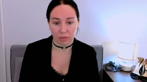 Mia online show from 03-02-26, 04:14