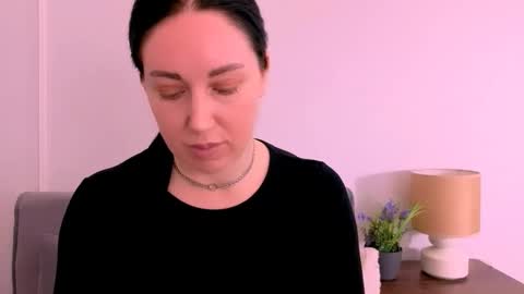 Mia online show from 04-27-26, 04:27