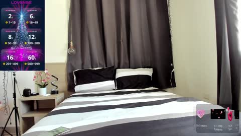 Snapshot of miaangel_ chatting on 12-31-24, 06:02 Mia Angel online show from 12-31-24, 06:02