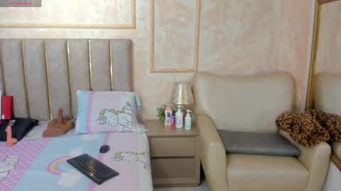 Miaasummer online show from 04-24-26, 11:01