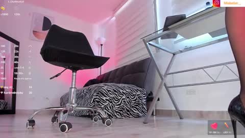 Snapshot of miabelier_ chatting on 01-20-25, 04:34 Mia Belier online show from 01-20-25, 04:34