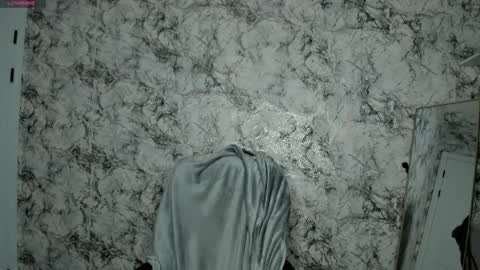 Mia online show from 04-01-26, 06:38