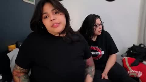 Snapshot of miacanela_xo chatting on 02-28-26, 03:18 Mia online show from 02-28-26, 03:18