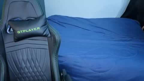 Snapshot of miacanela_xo chatting on 03-15-26, 01:22 Mia online show from 03-15-26, 01:22