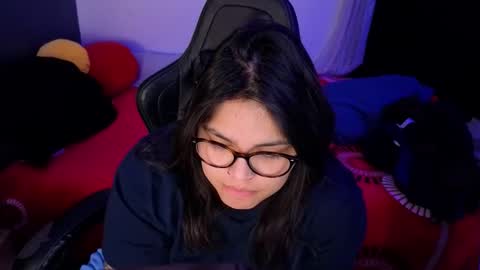 Mia online show from 03-29-26, 02:22