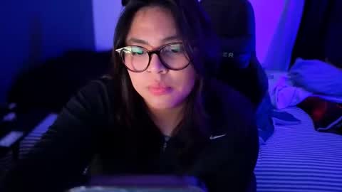 Mia online show from 04-05-26, 02:20