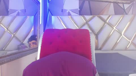 Snapshot of miacapucci1 chatting on 02-27-25, 01:05 online show from 02-27-25, 01:05