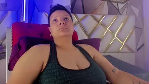 Snapshot of miacapucci1 chatting on 03-01-25, 03:27 online show from 03-01-25, 03:27