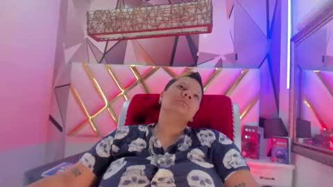 Snapshot of miacapucci1 chatting on 03-08-25, 01:47 online show from 03-08-25, 01:47