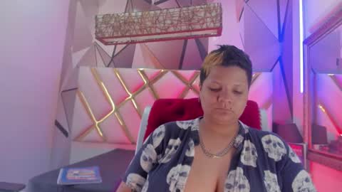 Snapshot of miacapucci1 chatting on 03-08-25, 09:29 online show from 03-08-25, 09:29