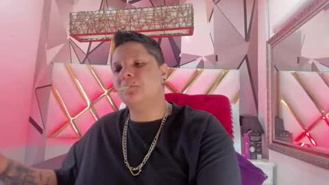 Snapshot of miacapucci1 chatting on 03-09-25, 03:05 online show from 03-09-25, 03:05