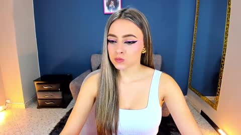 Snapshot of miacarperrlux chatting on 01-24-25, 08:22 MiaCarper online show from 01-24-25, 08:22