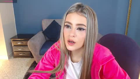 Snapshot of miacarperrlux chatting on 02-03-25, 11:58 MiaCarper online show from 02-03-25, 11:58