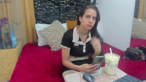 MiaCours online show from 04-05-26, 03:31