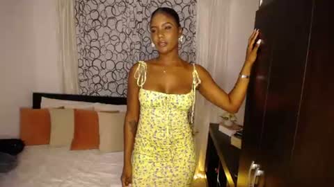 Snapshot of miaderail chatting on 07-17-26, 02:29 Sofi online show from 07-17-26, 02:29