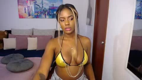 Snapshot of miaderail chatting on 07-25-26, 11:24 Sofi online show from 07-25-26, 11:24