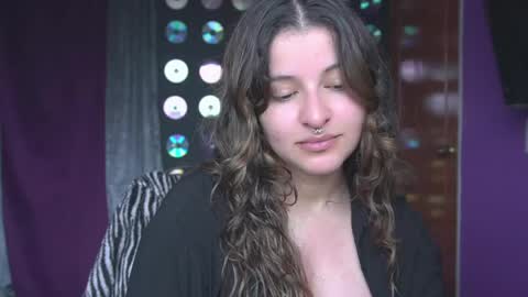 Snapshot of miadimota chatting on 04-25-26, 05:21 Mia online show from 04-25-26, 05:21