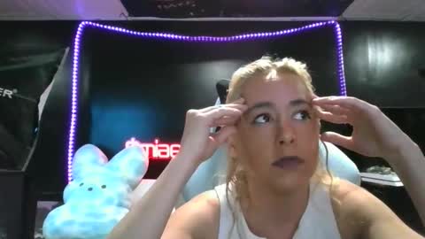 miaellababy online show from 10-28-25, 01:09