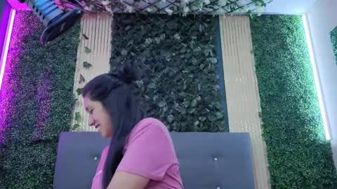 Snapshot of miafix chatting on 09-25-25, 02:10 Mia Carter Schedule 800 - 1430 gtm-5 online show from 09-25-25, 02:10