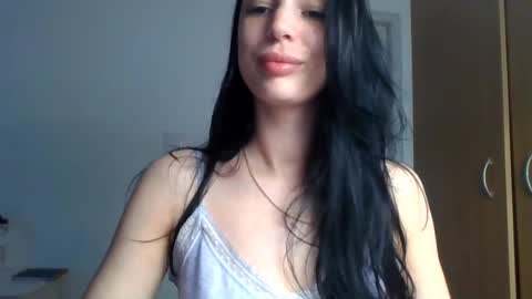 Mia online show from 07-12-26, 06:54