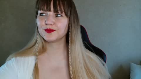 MiaFoxisJa online show from 09-11-25, 05:29