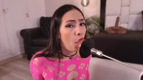 Mia online show from 07-30-26, 11:31