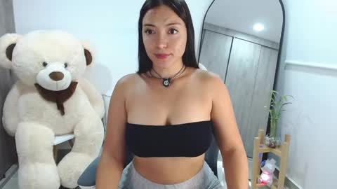 Snapshot of miaglowvelvet chatting on 06-06-26, 12:27 Mia Glow Velvet online show from 06-06-26, 12:27