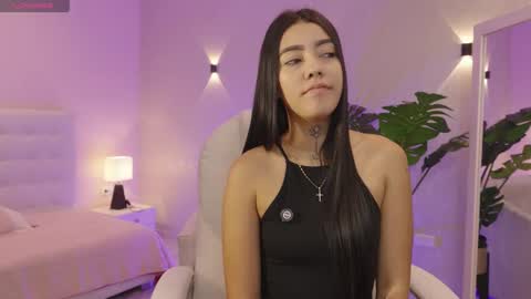 Mia Gomez online show from 10-25-25, 01:18