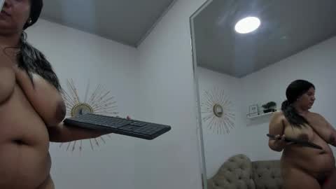 Miah Collins online show from 11-16-25, 01:28