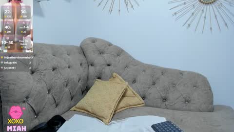 Miah Collins online show from 12-17-25, 07:58