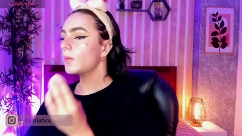 Mia Connor online show from 11-23-25, 07:46