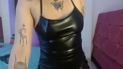 MIA VELEZ online show from 01-08-25, 05:59