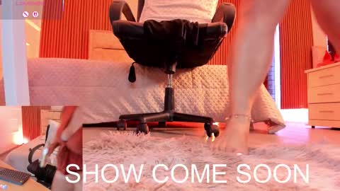 Miah  Sens online show from 11-21-25, 03:38